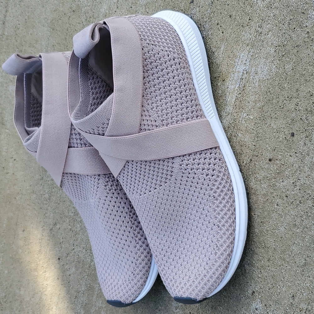 Eileen Fisher Knit Slip-On Sneakers in Blush 7.5